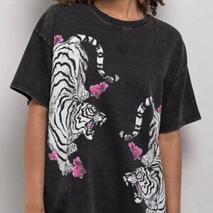 Zumiez Ninth Hall Cherry Tiger Washed Black T-Shirt (Large)
